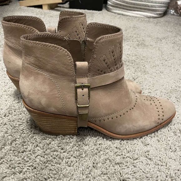 Ankle booties - Picture 3 of 5